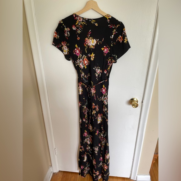 OBEY Black & Floral Dress Size Medium Worn Once - Picture 3 of 6